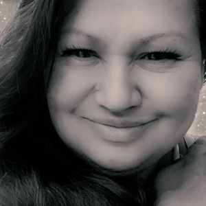 Meet your Posher, Estela